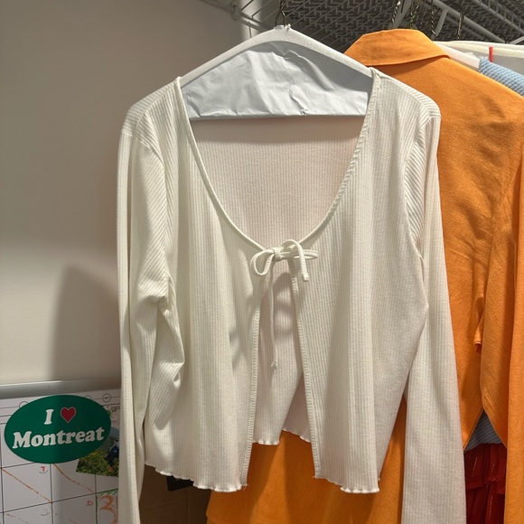 White sweater! - Picture 1 of 1